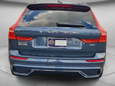 Used 2024 Volvo XC60 B5 Plus image 6