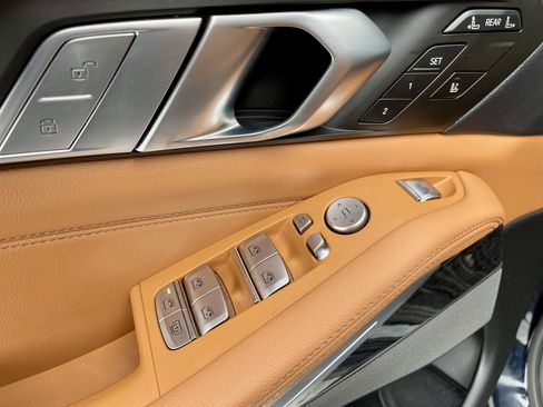 Used 2021 BMW X7 xDrive40i w/ M Sport Package image 11