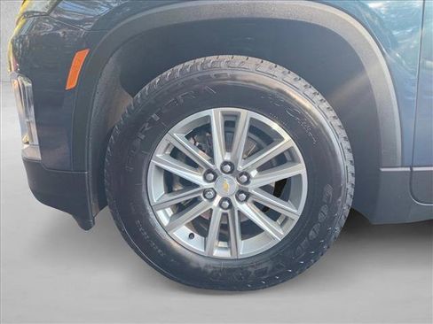 Used 2023 Chevrolet Traverse LT image 10