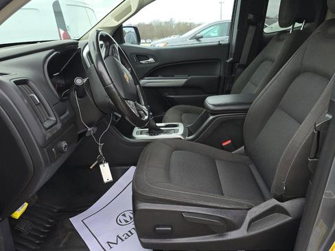 Used 2022 Chevrolet Colorado LT w/ Fleet Safety Package image 5