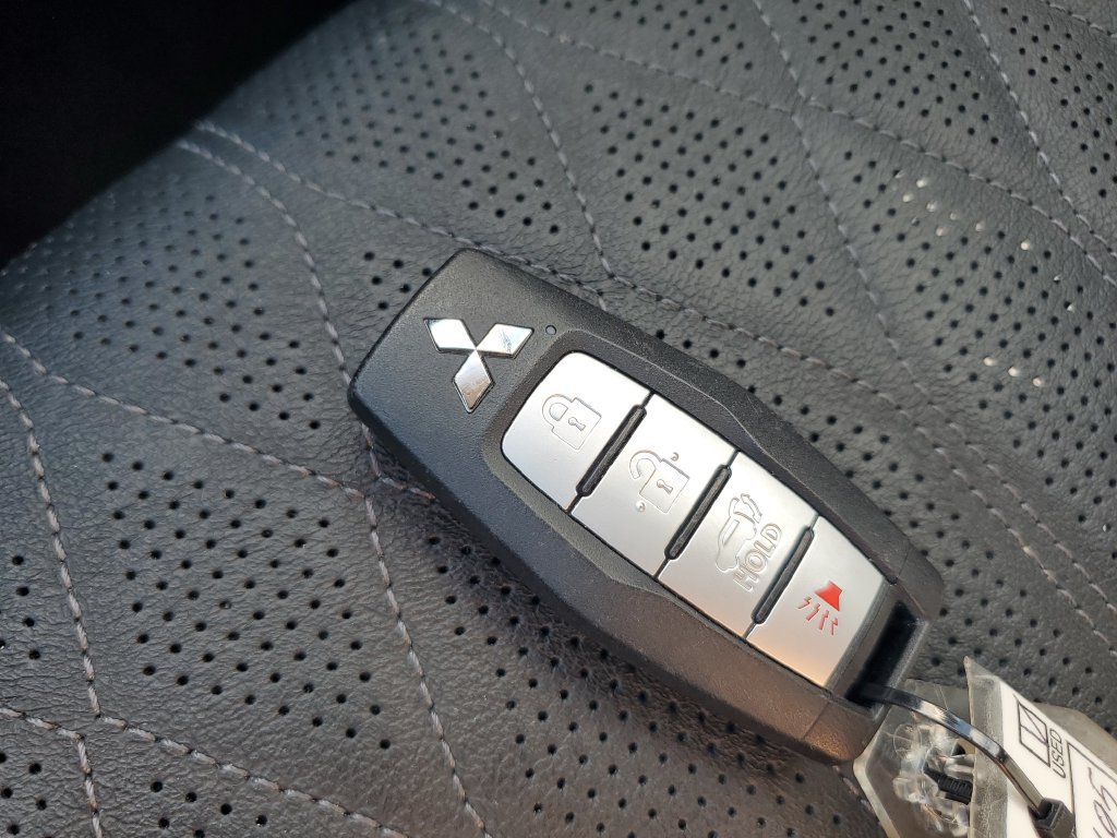 Used 2025 Mitsubishi Outlander SEL FWD image 25