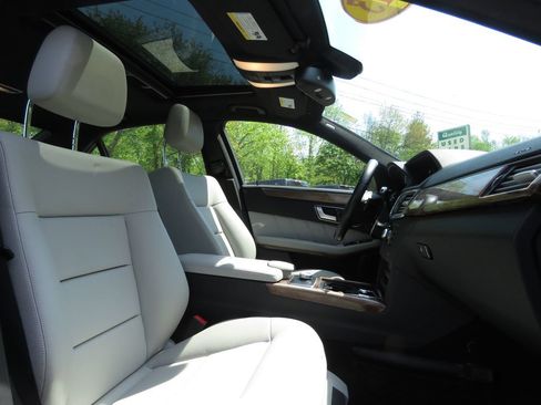 Used 2013 Mercedes-Benz E 350 4MATIC Sedan image 13