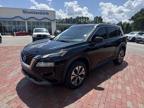 Used 2023 Nissan Rogue SV w/ SV Premium B Package FWD image 1