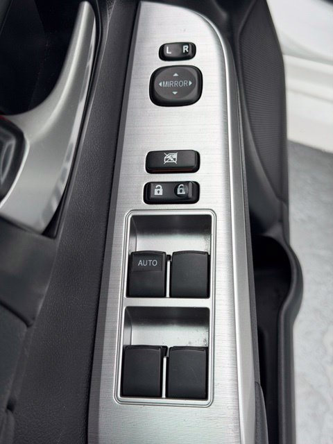 Used 2014 Toyota Camry SE FWD image 18