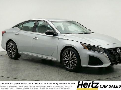 Used 2025 Nissan Altima 2.5 SV FWD image 1
