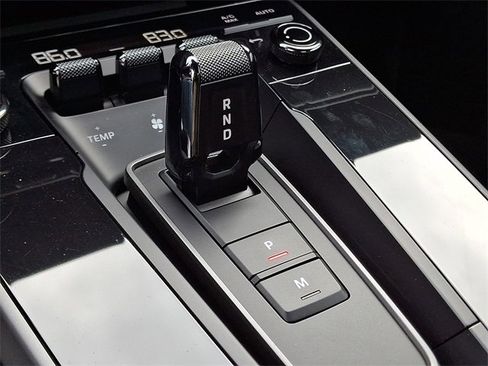 Used 2021 Porsche 911 Carrera image 12