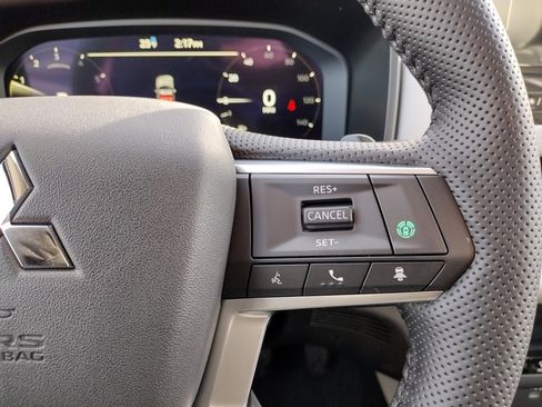 New 2026 Mitsubishi Outlander SE image 29