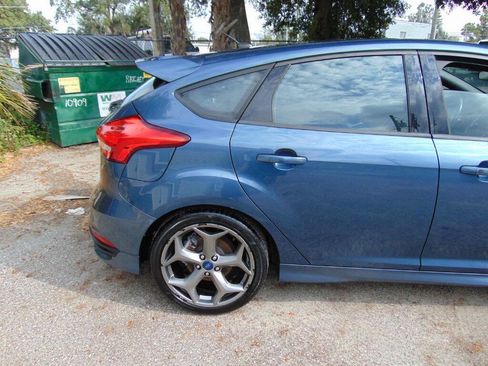 Used 2018 Ford Focus ST image 13