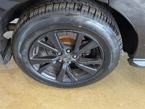 Used 2017 Nissan Pathfinder Platinum w/ Cargo Package image 21