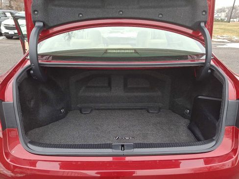 Used 2013 Lexus ES 300h image 27