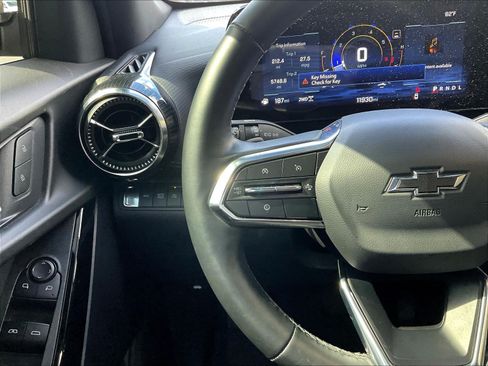Used 2025 Chevrolet Equinox LT w/ Convenience Package II AWD/4WD image 12