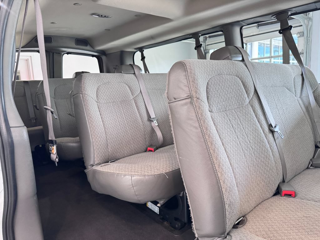 Used 2025 Chevrolet Express 3500 LT w/ LT Preferred Equipment Group RWD image 10