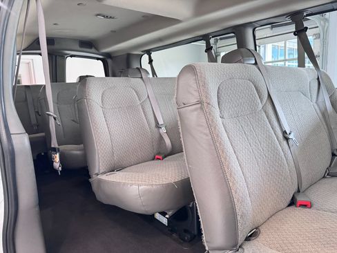 Used 2025 Chevrolet Express 3500 LT w/ LT Preferred Equipment Group RWD image 10