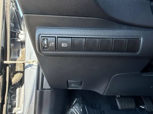 Used 2024 Toyota Corolla LE FWD image 32
