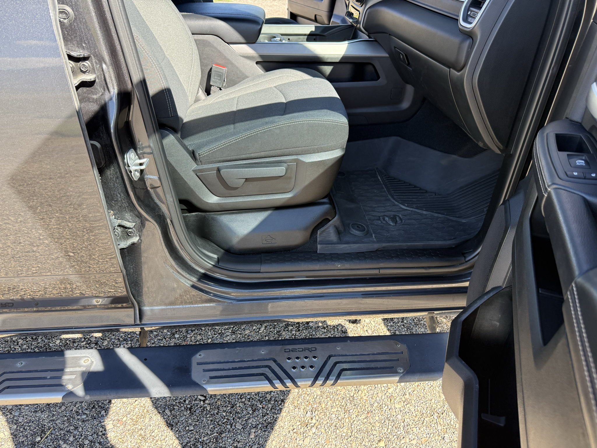 Used 2022 RAM 2500 Big Horn w/ Level A Equipment Group AWD/4WD image 39