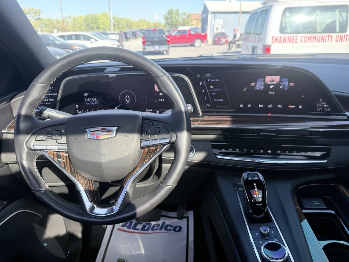 Used 2023 Cadillac Escalade ESV Premium Luxury AWD/4WD image 11