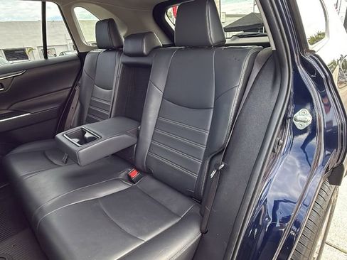 Used 2019 Toyota RAV4 XLE Premium FWD image 23