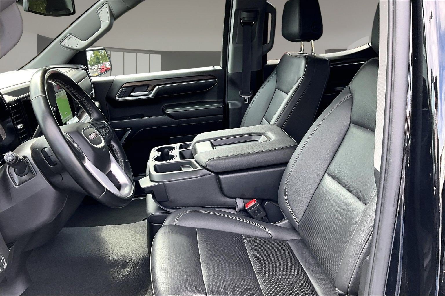 Used 2025 GMC Sierra 1500 SLT RWD image 24