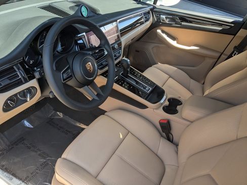 New 2026 Porsche Macan AWD/4WD image 4
