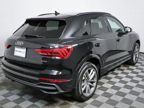 Used 2025 Audi Q3 2.0T Premium w/ Convenience Package image 3