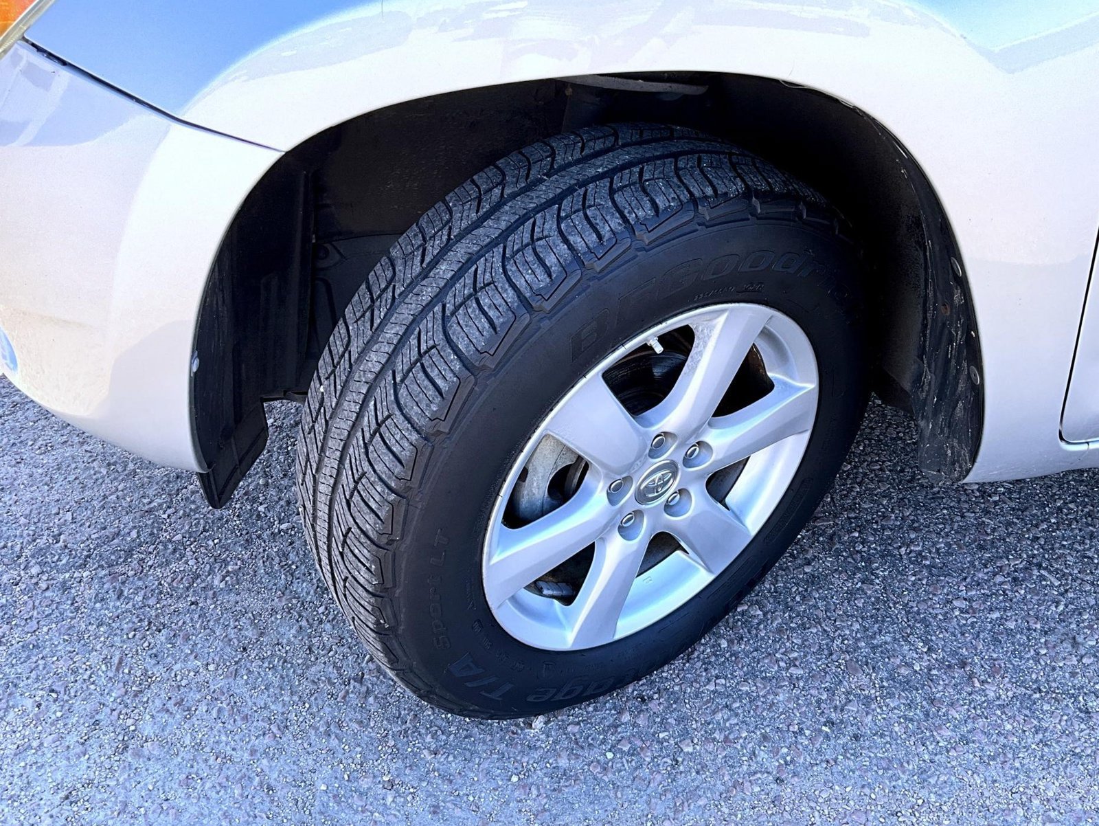 Used 2007 Toyota RAV4 Limited FWD image 24