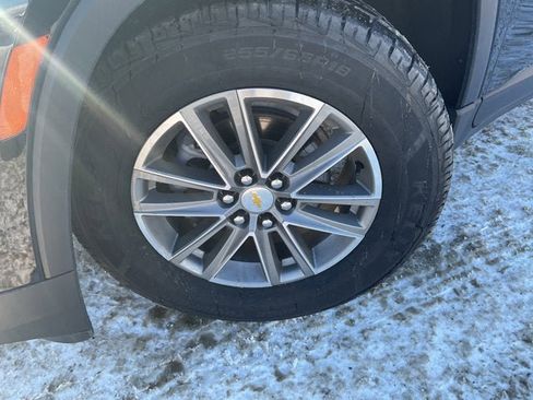 Used 2022 Chevrolet Traverse LT image 42