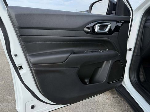 New 2026 Jeep Compass Latitude image 20