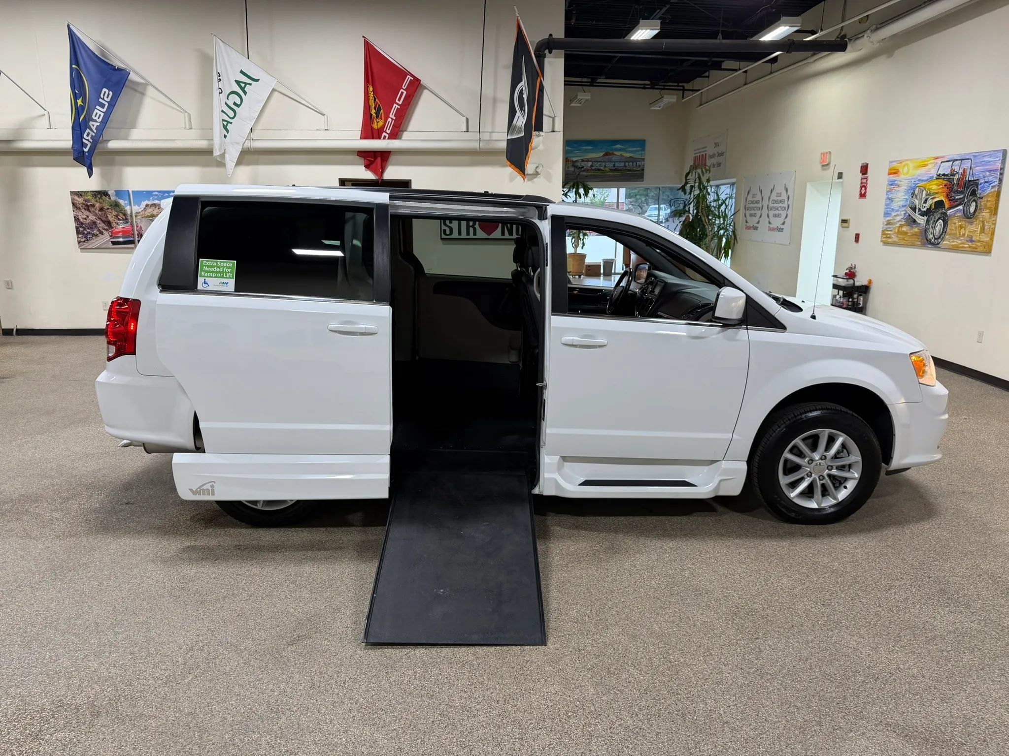 Used 2019 Dodge Grand Caravan SXT FWD image 58
