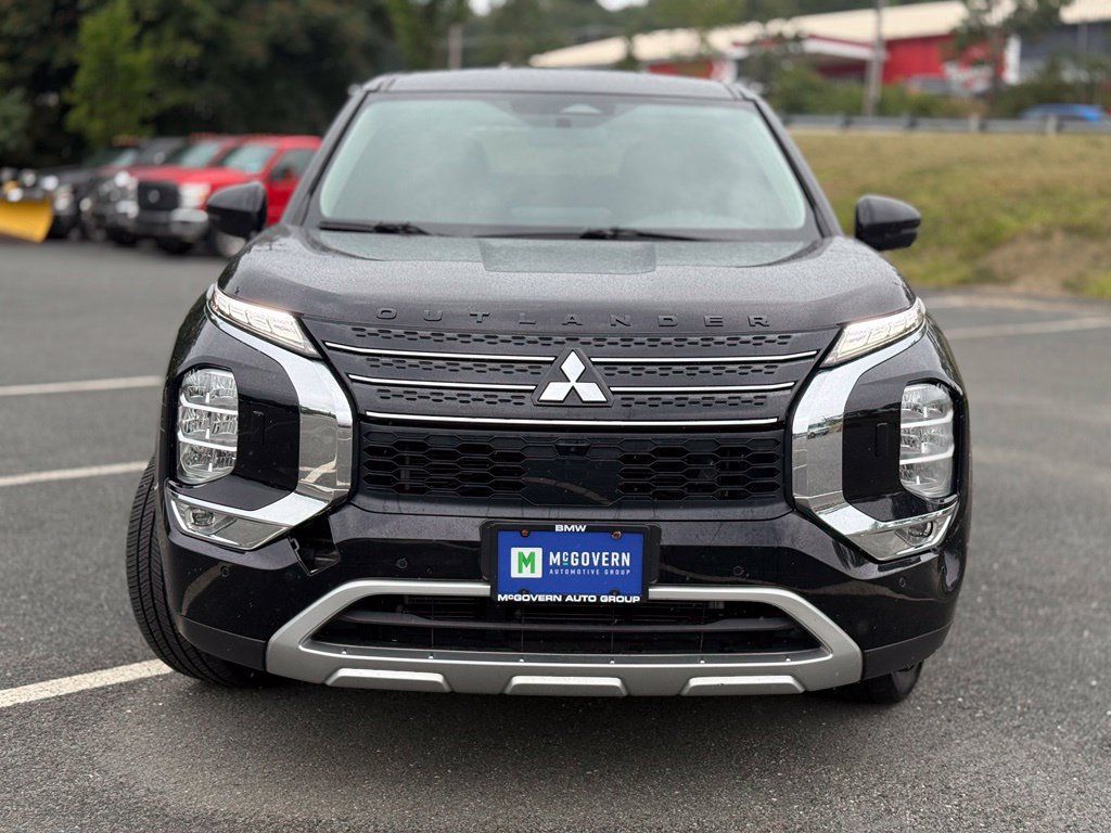 Used 2023 Mitsubishi Outlander SE Black Edition AWD/4WD image 9