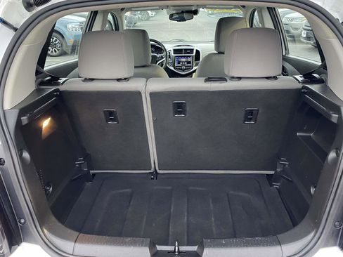 Used 2020 Chevrolet Sonic LT image 8