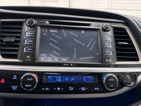 Used 2015 Toyota Highlander Limited FWD image 20