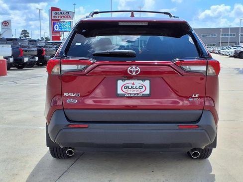 Certified 2025 Toyota RAV4 LE AWD/4WD image 7