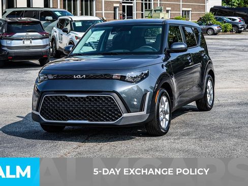 Used 2025 Kia Soul LX w/ LX Technology Package FWD image 4