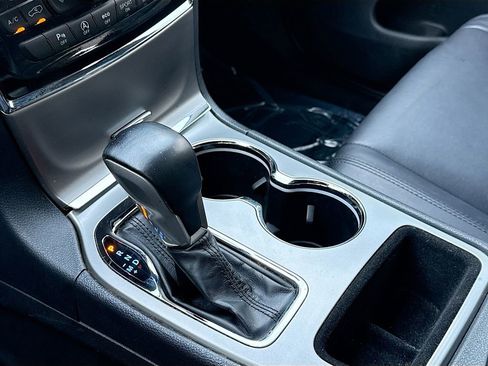 Used 2020 Jeep Grand Cherokee Limited image 28