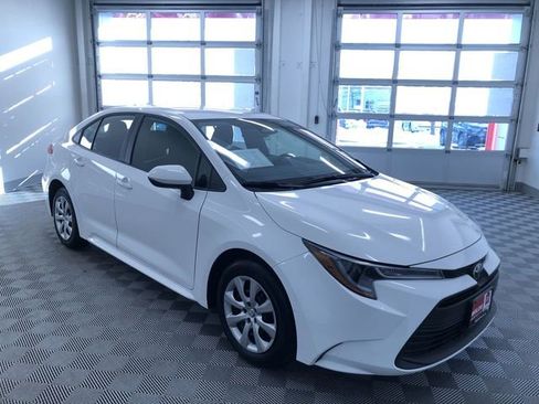 Used 2025 Toyota Corolla LE image 35