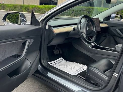 Used 2018 Tesla Model 3 RWD image 6