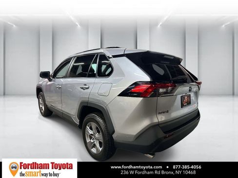Certified 2022 Toyota RAV4 LE AWD/4WD image 6