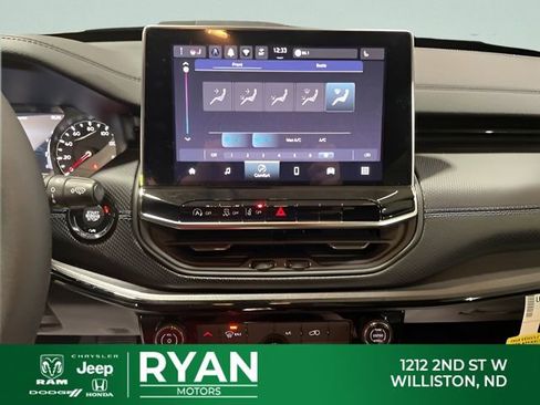 New 2026 Jeep Compass Latitude AWD/4WD image 25