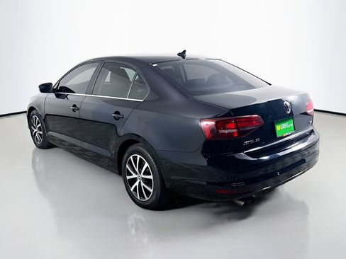 Used 2017 Volkswagen Jetta SE image 7