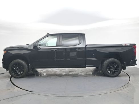 Used 2023 Chevrolet Silverado 1500 Custom image 3
