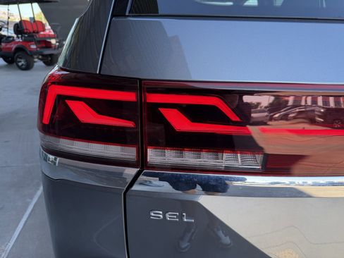 Used 2024 Volkswagen Atlas SEL Premium R-Line image 14