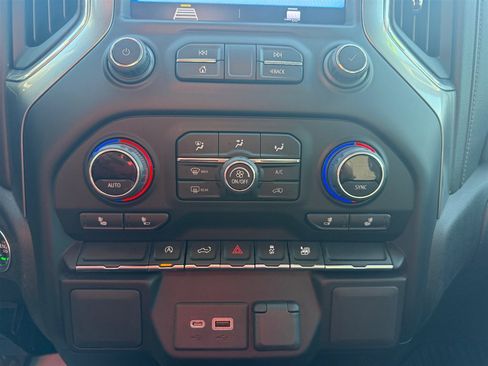 Used 2022 Chevrolet Silverado 1500 LT image 19