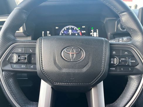 Used 2025 Toyota 4Runner SR5 image 27