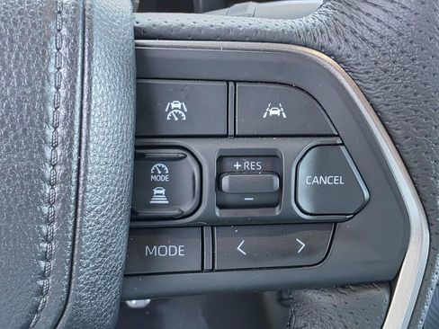 Used 2025 Toyota Tacoma TRD Sport AWD/4WD image 22