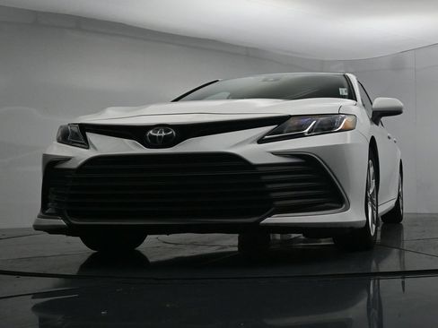 Used 2024 Toyota Camry LE FWD image 37