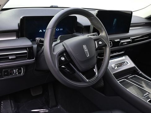 New 2026 Lincoln Aviator AWD w/ Jet Appearance Package image 11