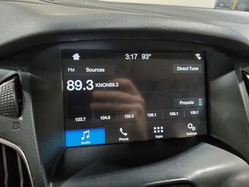Used 2018 Ford Focus SEL FWD image 29
