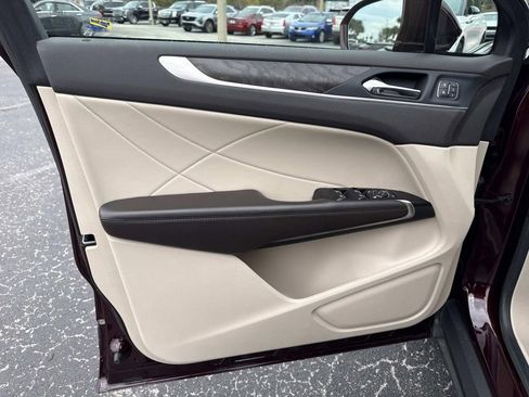 Certified 2019 Lincoln MKC Reserve w/ MKC Technology Package image 18