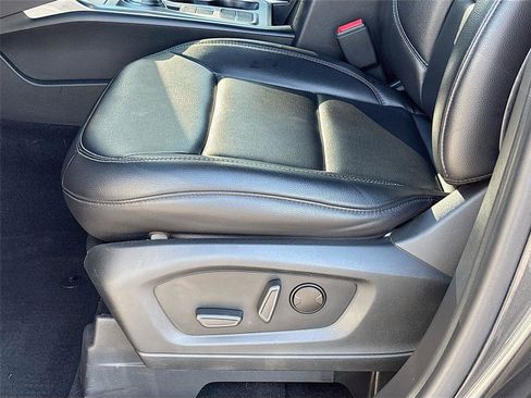 Used 2020 Ford Explorer XLT w/ Equipment Group 202A RWD image 21