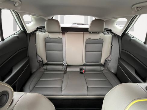 Used 2024 Chevrolet Trax ACTIV w/ Driver Confidence Package image 20